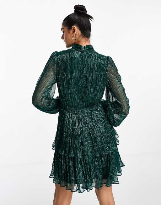 Forever New - Vestito corto plissé verde smeraldo metallizzato a balze, 3 di 4
