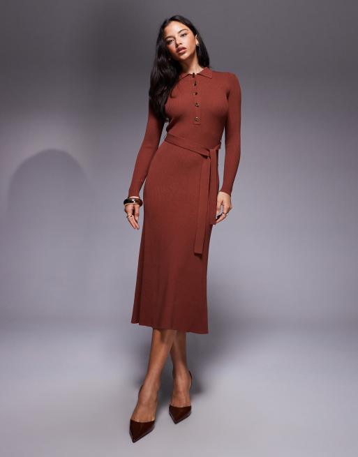 Forever New - Vestito midi in maglia color ruggine con bottoni e cintura