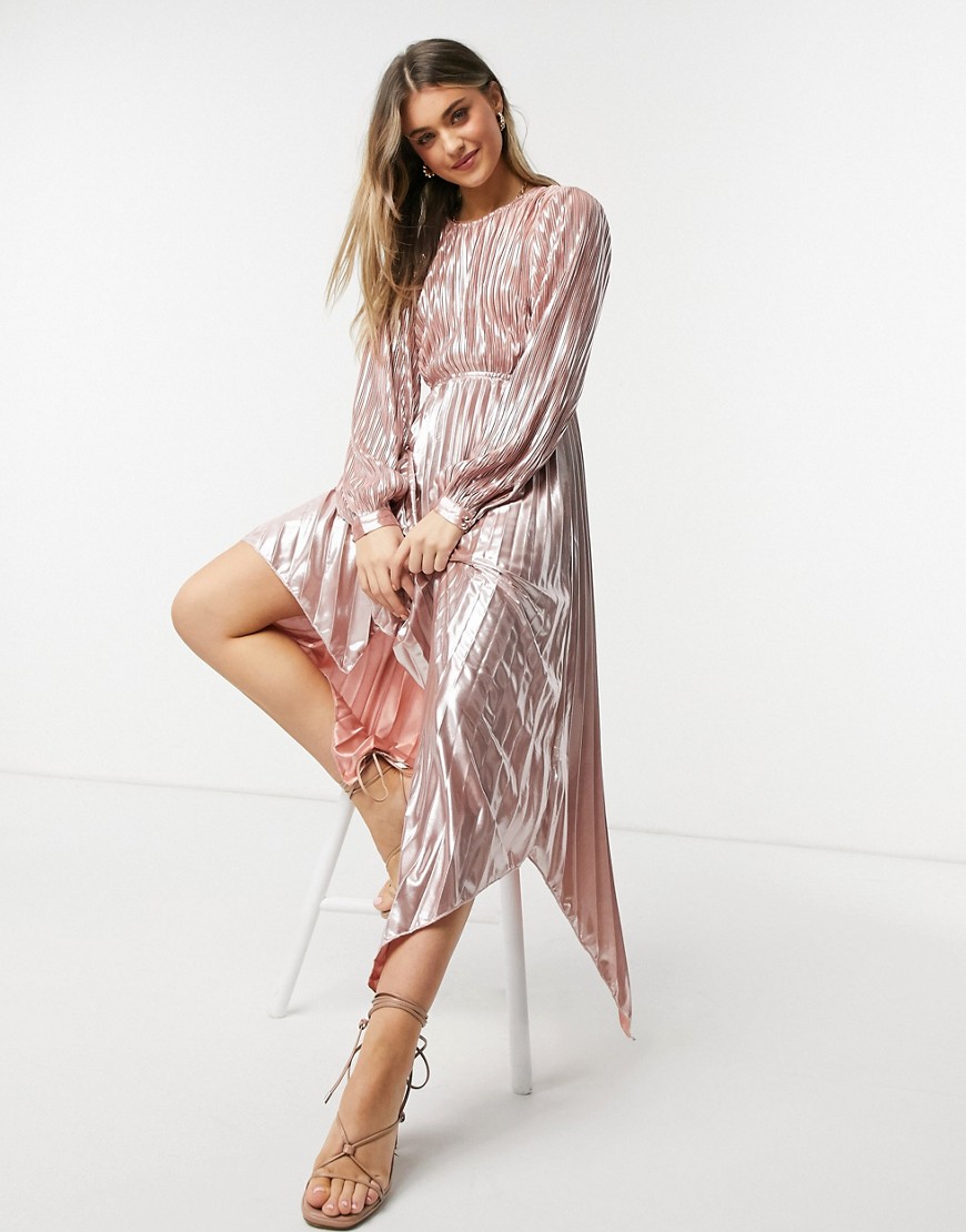 Forever U pleated metallic dress with cut out detail in rose gold-Pink
