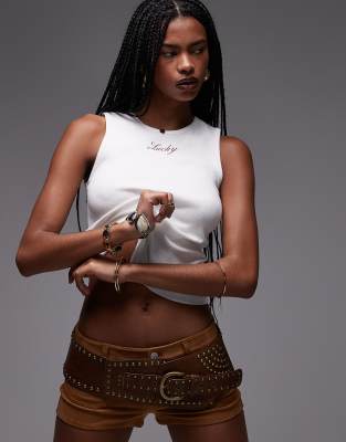 Frankies Bikinis x Bella Hadid - Trägertop in Weiß mit „Lucky"-Print