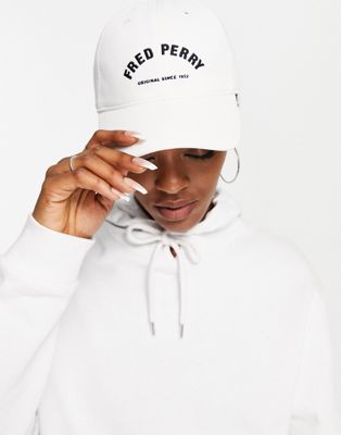 Fred Perry arch logo embroidered cap in white