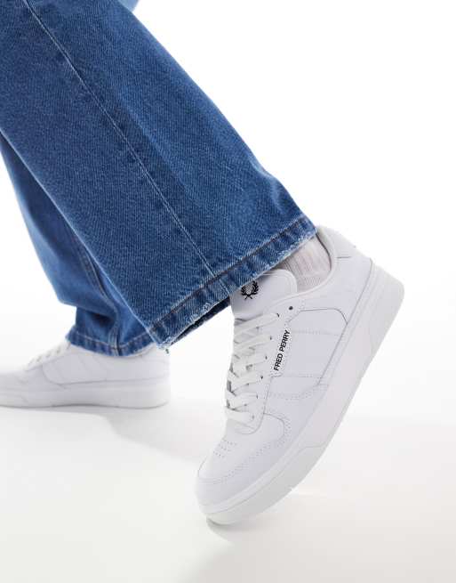 Fred Perry – B300 – Strukturierte Leder-Sneaker in Weiß