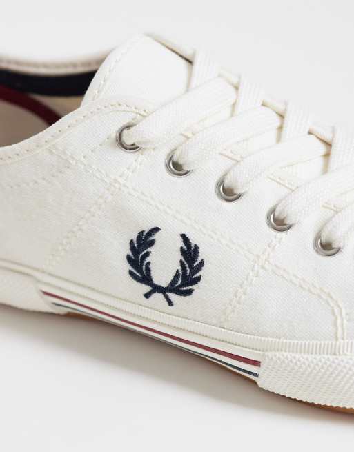 Fred Perry B708 Tennis vintage logo canvas trainers in white, 3 of 5