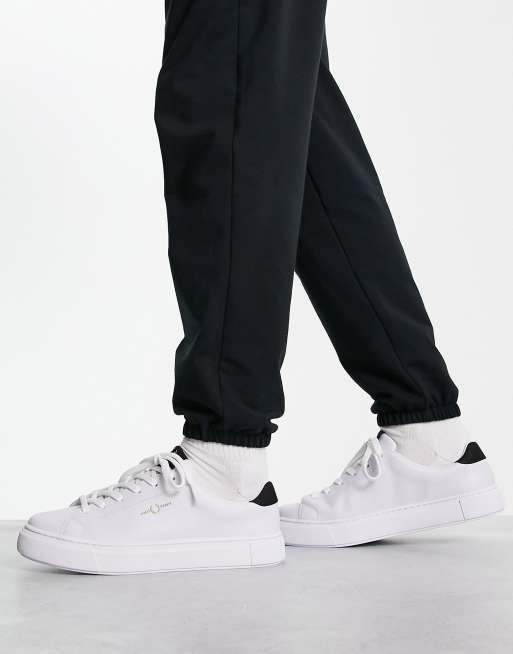 Fred Perry – B71 Tumbled – Leder-Sneaker in Weiß