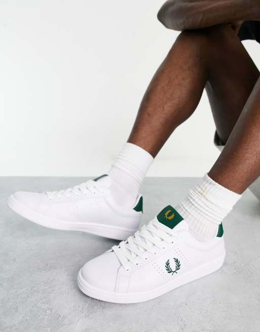 Fred Perry - B721 - Baskets en cuir à logo vert - Blanc