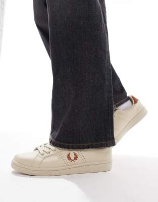 B721 - Baskets en cuir - Beige - Fred Perry - Modalova