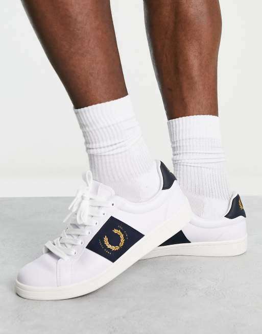 Fred Perry – B721 – Białe skórzane buty sportowe ze wstawkami z boku
