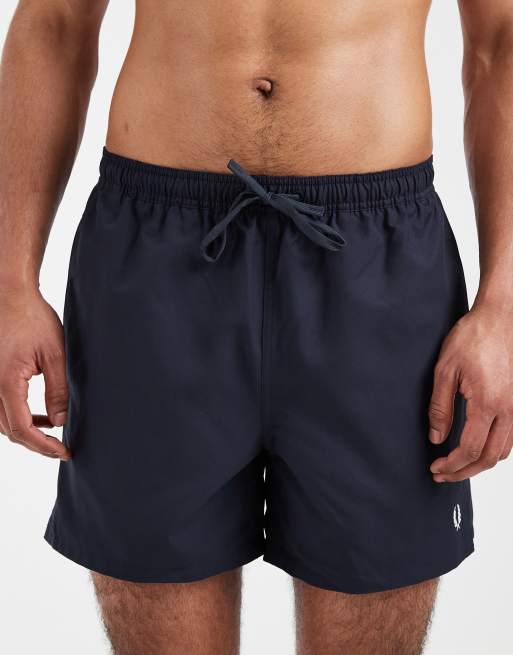 Fred Perry – Badeshorts in Marineblau mit Kordelzug und Logo, 4 von 5