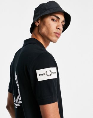Fred Perry badge polo shirt in black