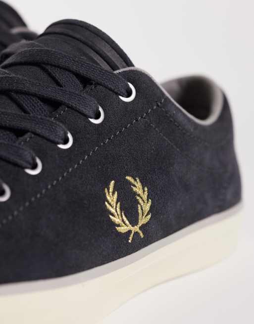 Fred Perry – Baseline – Sneaker aus Wildleder in Anthrazit mit Logo, 3 von 5