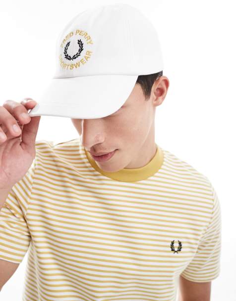 Fred Perry – Biała czapka z daszkiem ze sportową grafiką - view 1