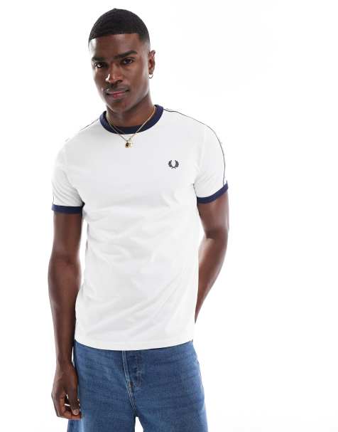 Fred Perry – Biały T-shirt z kontrastową lamówką i lampasami - view 1
