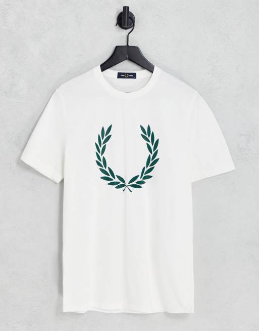 Fred Perry – Biały T-shirt z dużym nadrukiem wieńca laurowego