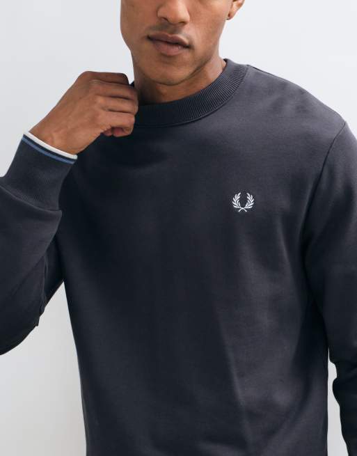 Fred Perry bluza z logo z okrągłym dekoltem w kolorze grafitowym, 4 z 5
