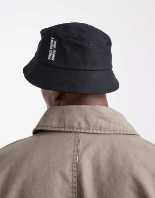 Fred Perry Bold Logo Bucket Hat In Black