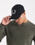 [Fred Perry] Fred Perry bold logo cap in black One Size BLACK