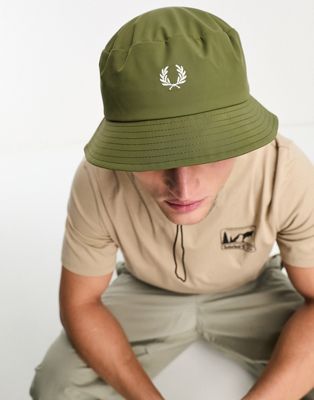 Fred Perry bucket hat with cord in khaki-Green