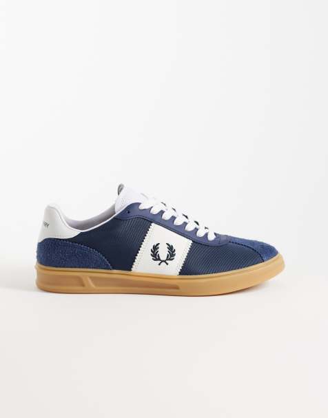 Fred Perry – Buty sportowe z zamszową wstawką w kolorze granatowym i ecru - view 1