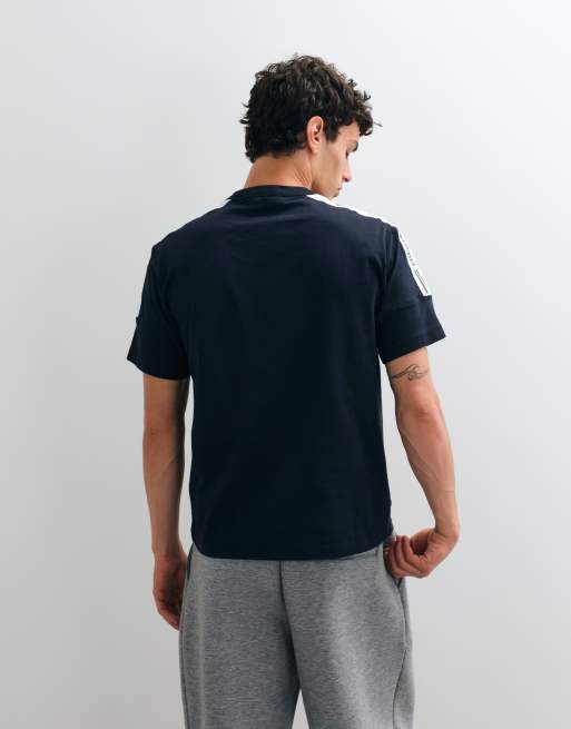 Fred Perry - camiseta con cinta estampada en azul marino, 5 de 5