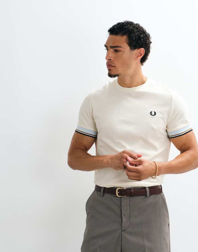 Fred Perry camiseta con puños de doble ribete en crudo