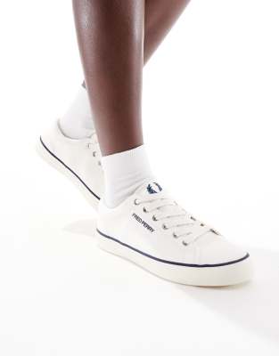 Fred Perry - Canvas-Sneaker in Weiß