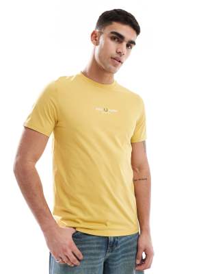 Fred Perry Central Logo T-shirt In Yellow
