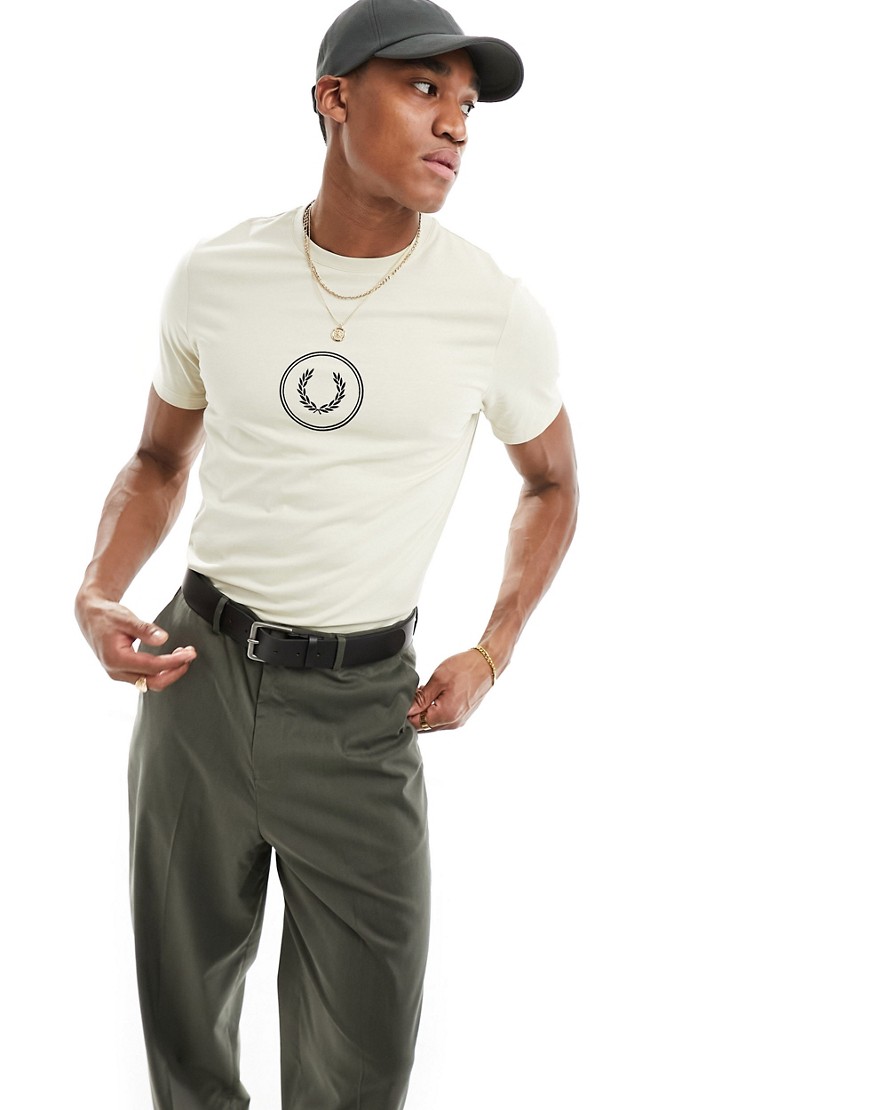 Fred Perry circle branding t-shirt in beige-Neutral