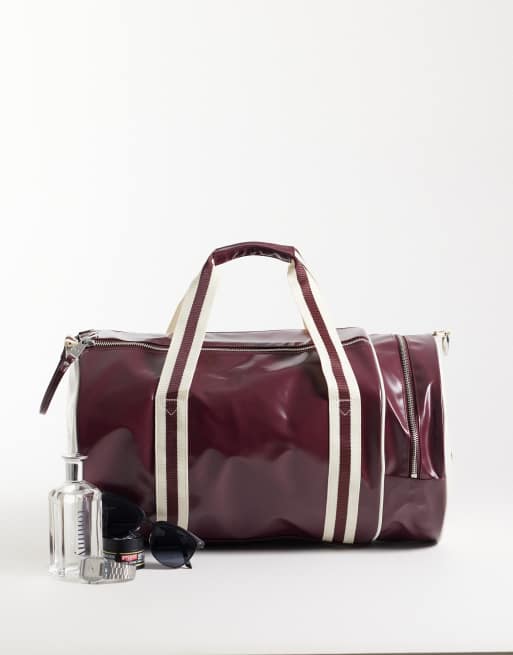 Fred Perry classic logo barrel bag in oxblood red, 2 of 4