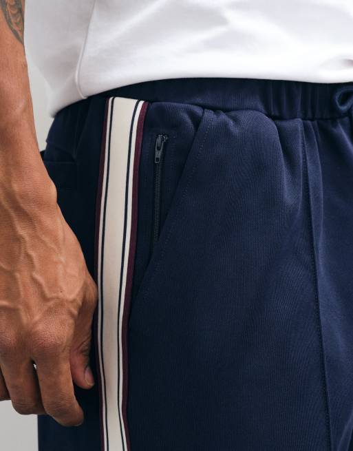 Fred Perry Co-ord Trainingshose mit markanten Kontrastdetails und elastischem Bund, in Marineblau, 4 von 5