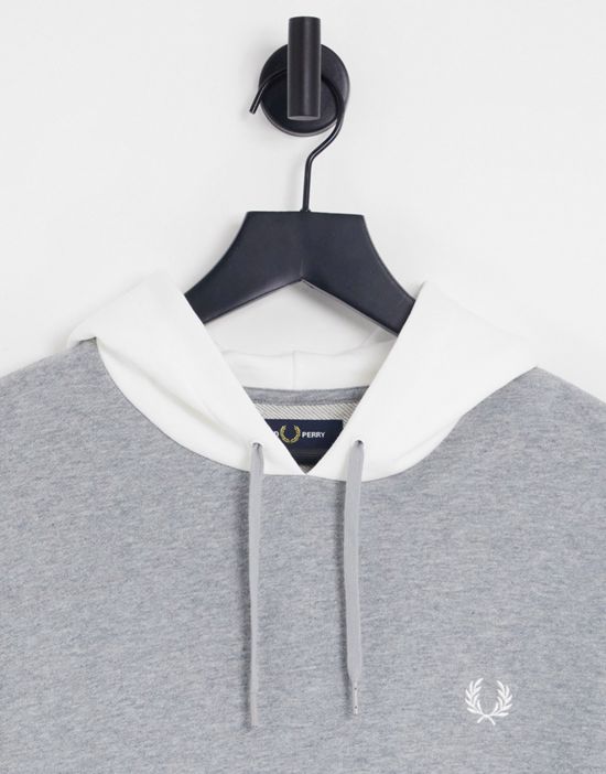 https://images.asos-media.com/products/fred-perry-color-block-hoodie-in-gray/203129869-3?$n_550w$&wid=550&fit=constrain