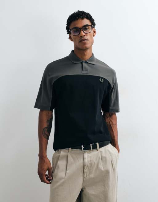 Fred Perry colour block poloshirt in zwart en kaki, 4 van 5