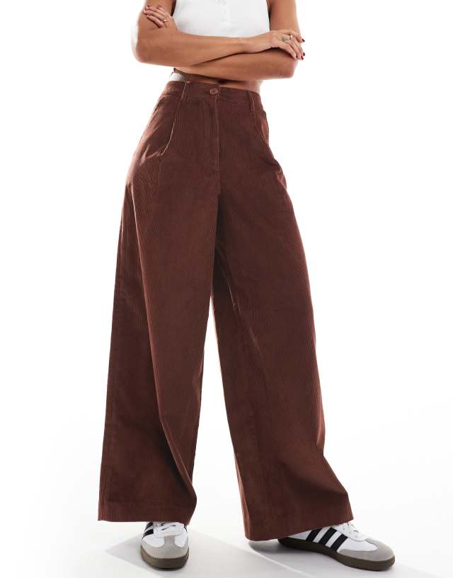 Fred Perry - cord wide leg trousers in rust