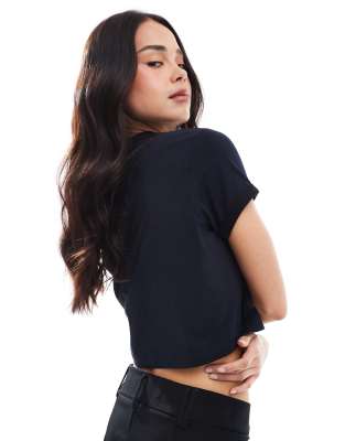 FRED PERRY Cropped Ringer T-Shirt ネイビー Fred Perry cropped ringer T-shirt in navy | ASOS