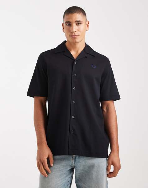 Fred Perry – Czarna koszula z krótkimi rękawami i kołnierzykiem kubańskim - view 1
