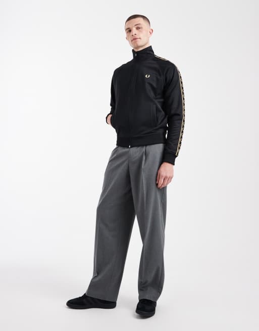 Fred Perry – Czarna kurtka dresowa z kontrastową taśmą z logo, 2 z 5