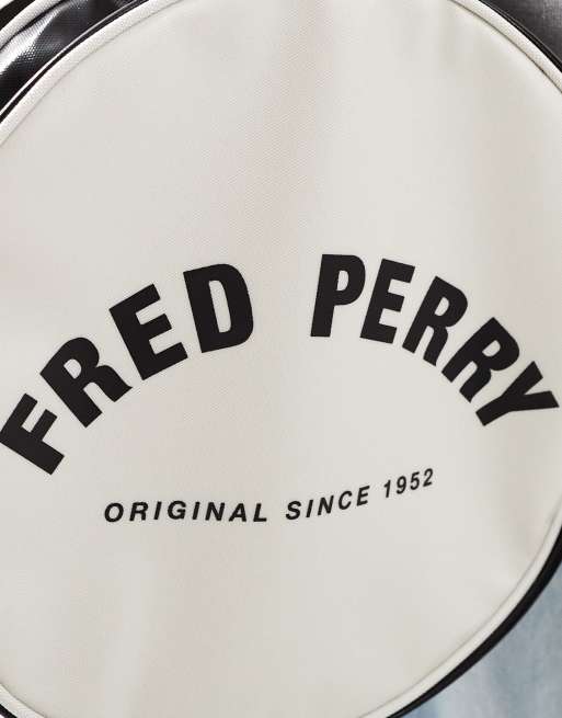 Fred Perry – Czarno-biała klasyczna duża okrągła torba podróżna, 4 z 4