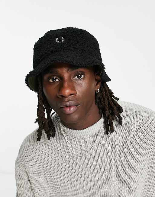 Fred Perry – Czarny dwustronny kapelusz typu bucket z kożuszka