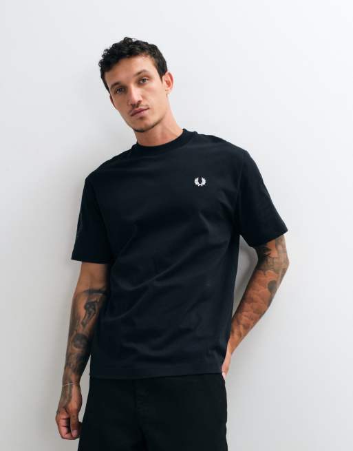 Fred Perry czarny T-shirt z odblaskowym wieńcem laurowym, 2 z 5