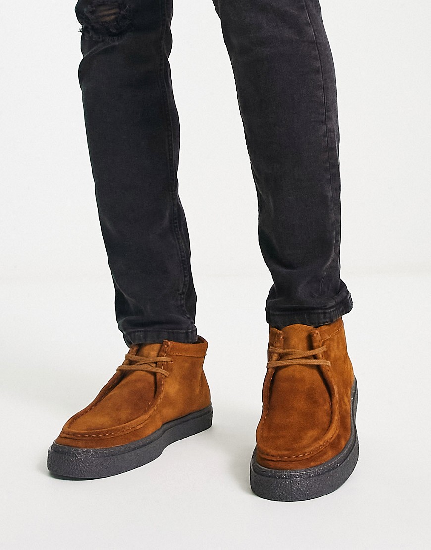 Fred Perry Dawson suede boots in tan-Brown
