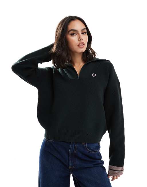 Fred Perry – Dzianinowy sweter z zamkiem pod szyją w kolorze ciemnej zieleni i brudnego różu