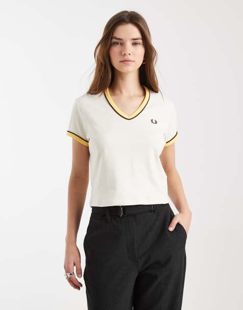 Fred Perry - Ecrufarvet T-shirt med V-hals, kantdetaljer og logo - view 1
