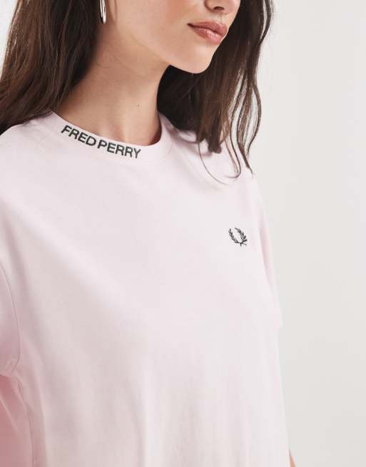 Fred Perry embroidered logo t-shirt in baby pink , 3 of 4