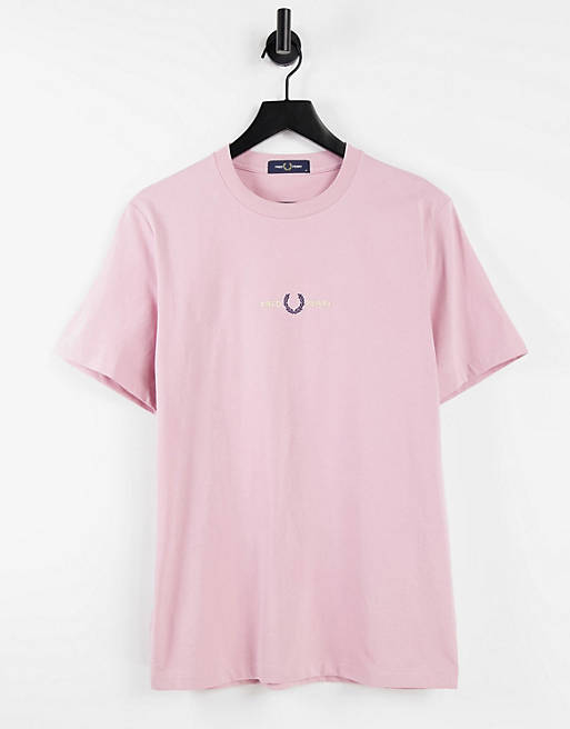 Men Fred Perry embroidered t-shirt in lt pink 