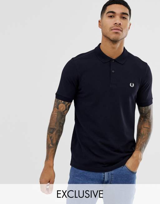 Fred Perry – Enkel marinblå pikétröja – Endast hos ASOS