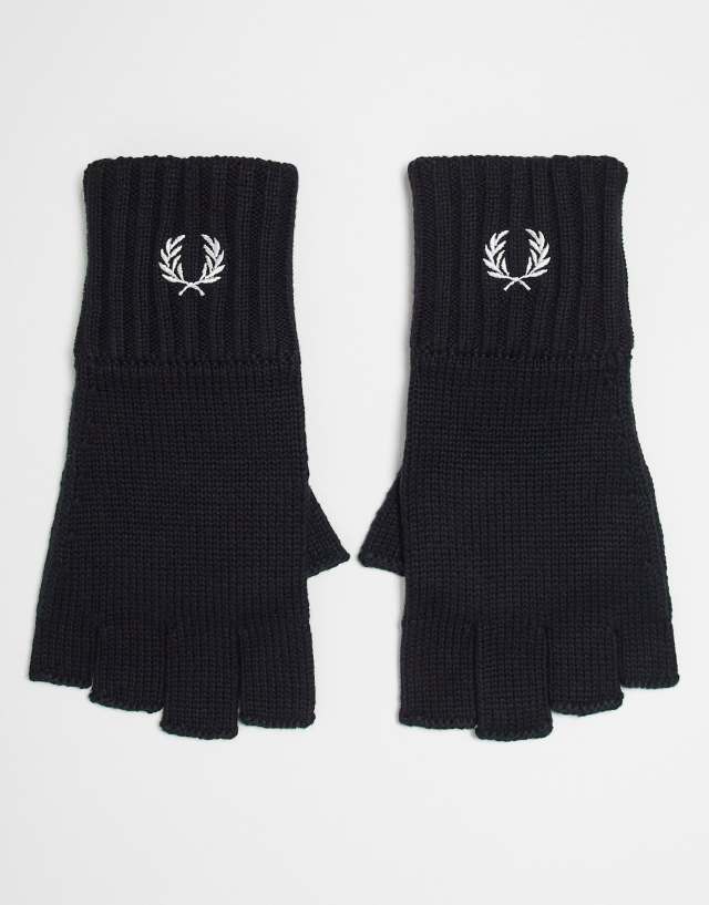 Fred Perry fingerless gloves in black