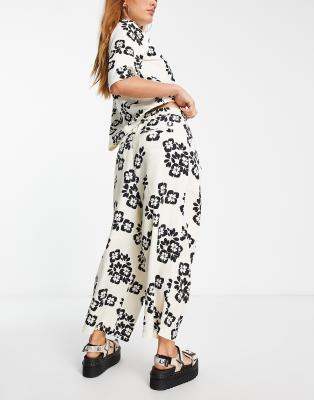 floral pattern pants