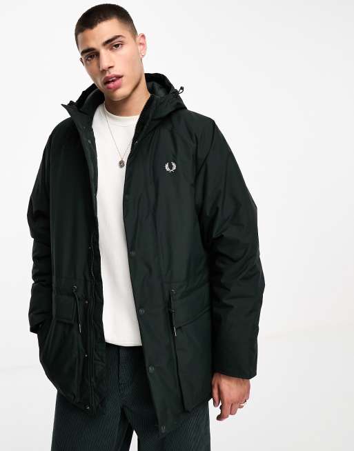 Fred Perry – Gepolsterte Jacke in Nachtgrün mit durchgehendem Reißverschluss