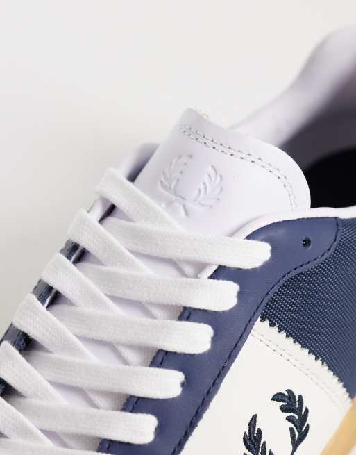 Fred Perry – Gestreifte Sneaker aus Wildleder in Marineblau und Ecru, 5 von 5