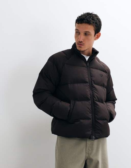 Fred Perry giacca imbottita con maniche raglan in marrone scuro, 2 di 5