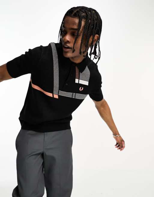 Fred Perry – Glitch SS – Svart, jacquardvävd pikétröja med tryck